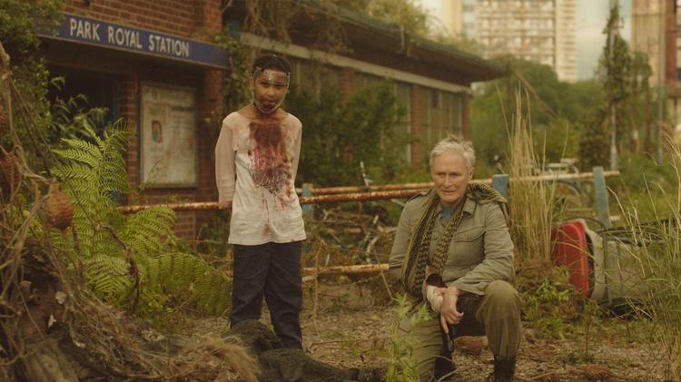 girlwithallthegifts_750xx1337-752-54-0